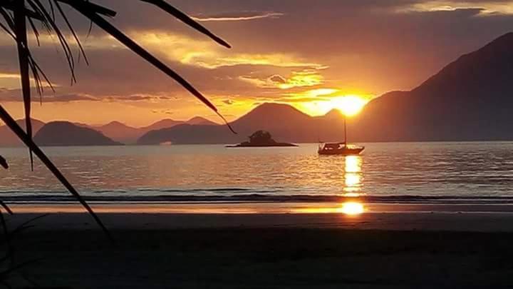 A Beira Mar Em Ubatuba-sp * Ubatuba